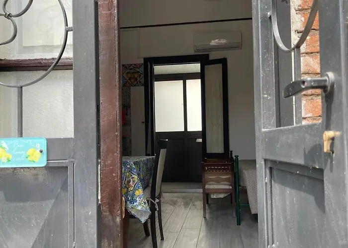 Independent In The Center Of * Katania